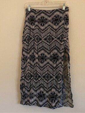Express Aztec Print Midi Skirt with‎ Side Slit Size: S